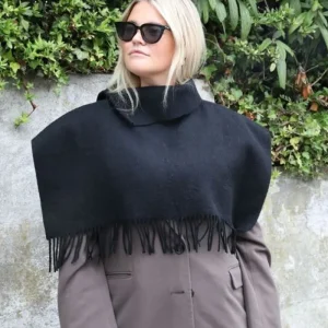 BeckSöndergaard Solid Crystal Poncho | Ullskjerf